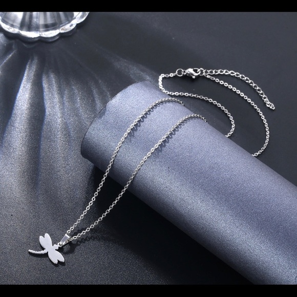 END OF SUMMER CLEARANCE!NEW! Dragonfly Lucky Necklace Spiritual Silver - Picture 2 of 3